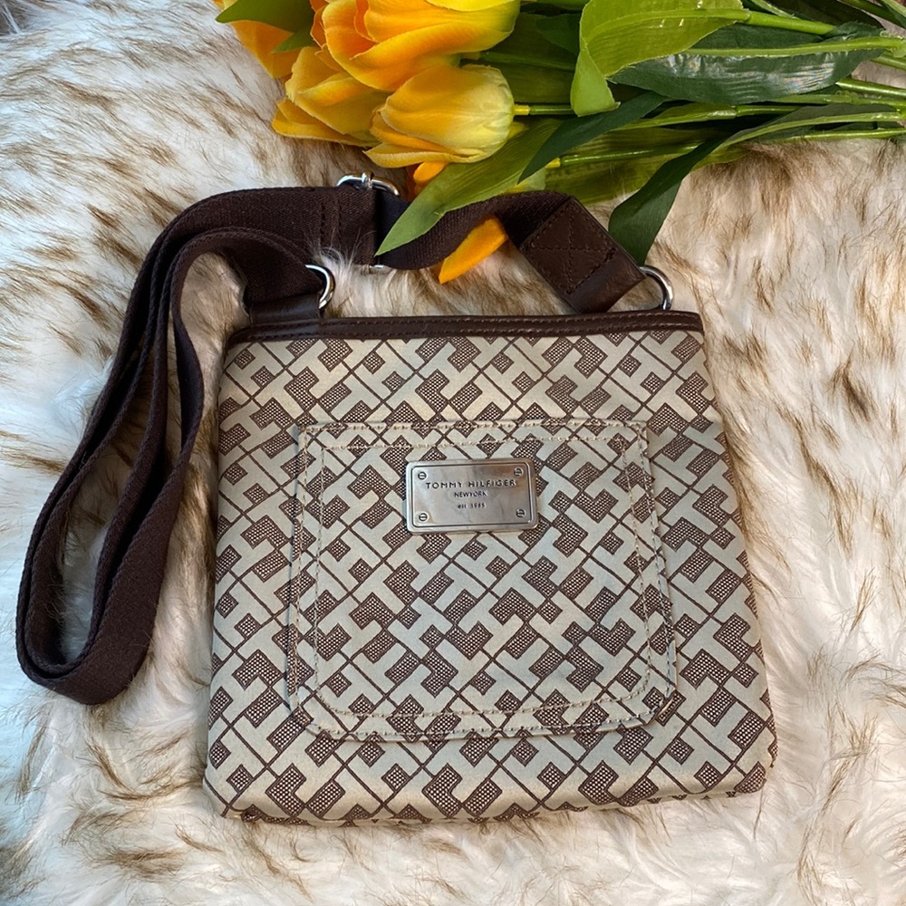 Tommy Hilfiger sling bag